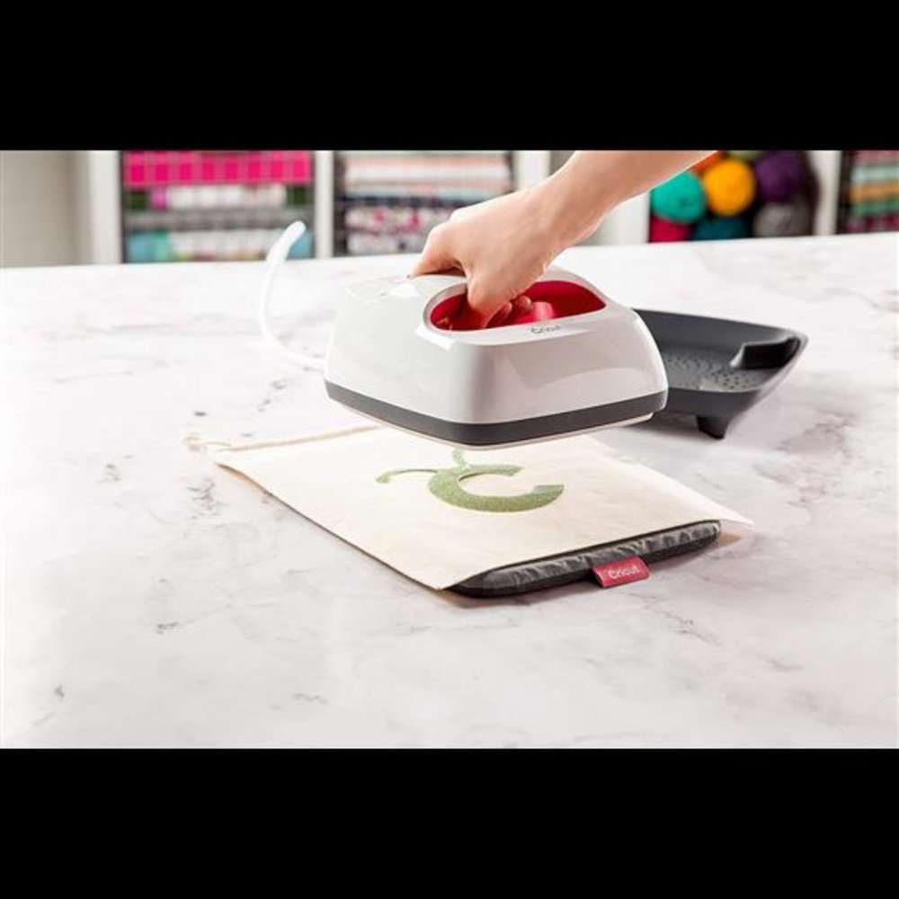 Cricut EasyPress Mat, Protective Heat-Resistant Mat [8" x 10"] - Picture 5 of 7